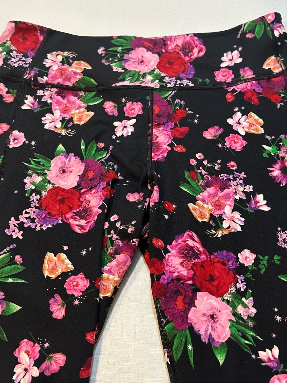 VS On Point Flow Floral Crop Leggings XL - Picture 2 of 15